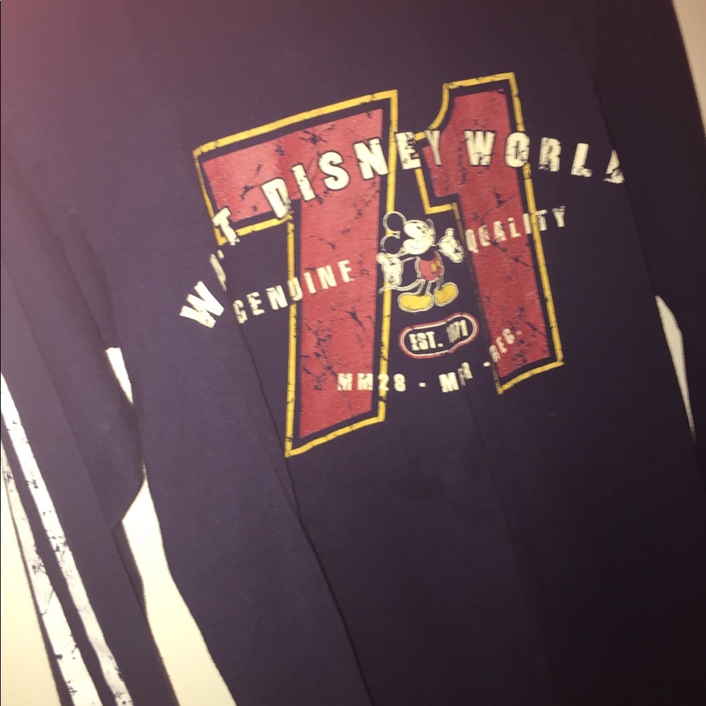 Disney long sleeve shirt 🤩